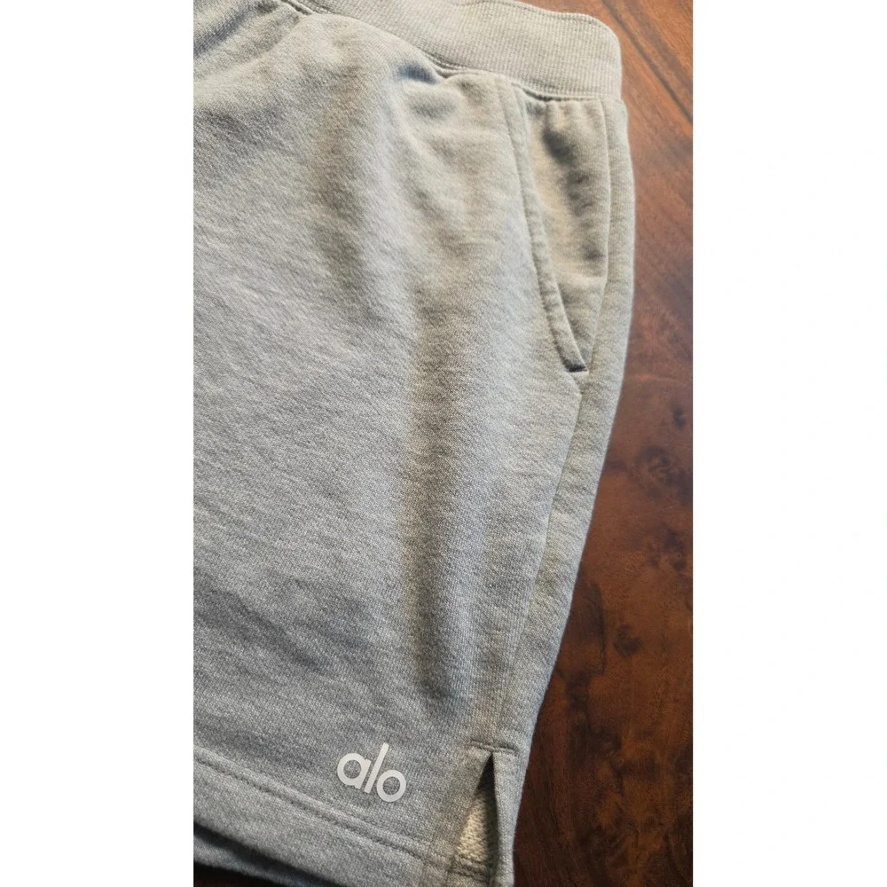 Alo Yoga Athletic Atheleisure Workout Wear Cozy Premium Y2k Minimalist